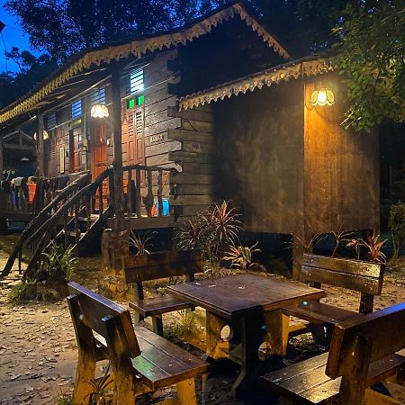 Rustic Chalet - Dahlia N Mawar At Sedim Vista Kulim Εξωτερικό φωτογραφία